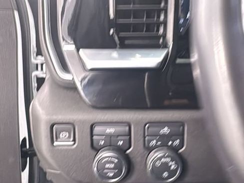 Used 2022 Chevrolet Silverado 1500 LT image 30