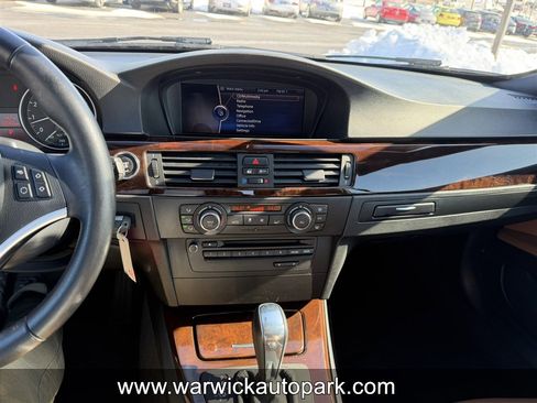 Used 2013 BMW 328i Convertible image 18