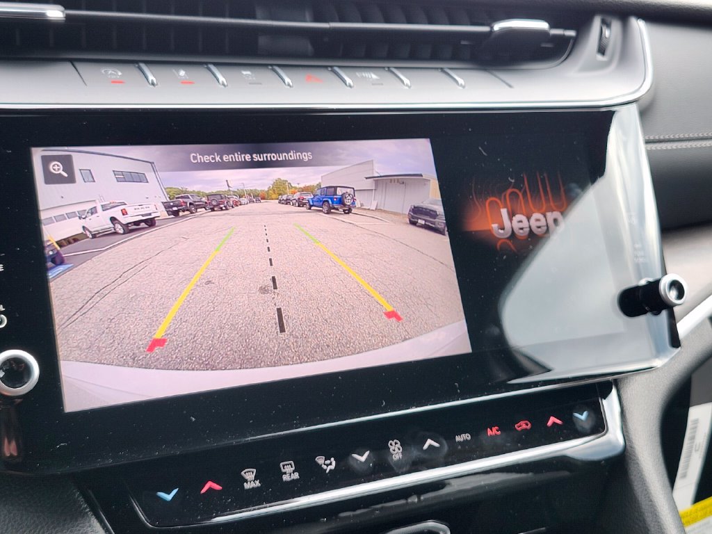 New 2026 Jeep Grand Cherokee Altitude AWD/4WD image 22