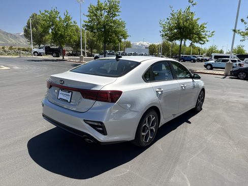 Used 2019 Kia Forte LXS FWD image 5