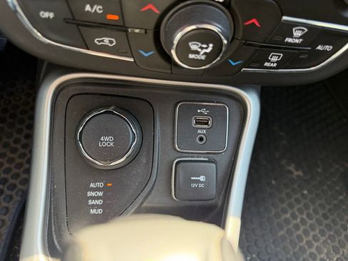 Certified 2018 Jeep Compass Latitude w/ Popular Equipment Group AWD/4WD image 26