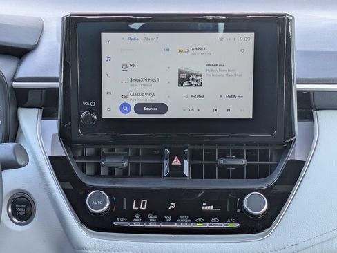 Used 2025 Toyota Corolla SE FWD image 22