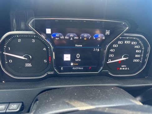 Used 2023 GMC Sierra 3500 Denali w/ Denali Ultimate Package image 10