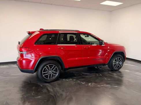 Used 2018 Jeep Grand Cherokee Trailhawk AWD/4WD image 9