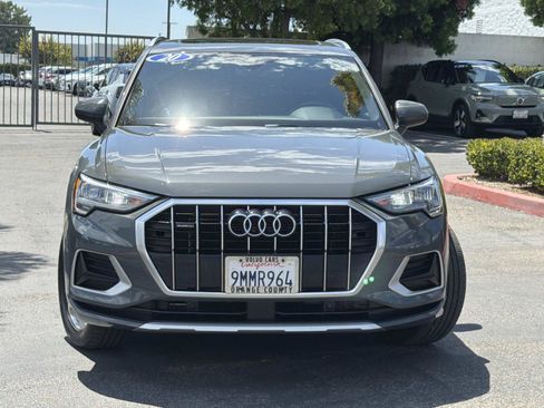 Used 2020 Audi Q3 2.0T Premium w/ Convenience Package AWD/4WD image 2