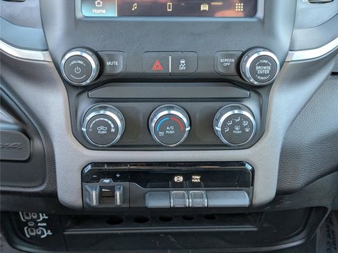 Used 2024 RAM 2500 Big Horn image 25