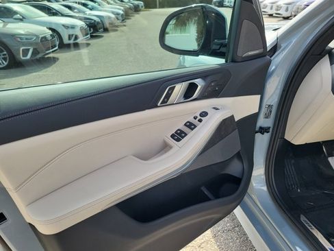 Used 2025 BMW X5 xDrive40i w/ Executive Package image 20