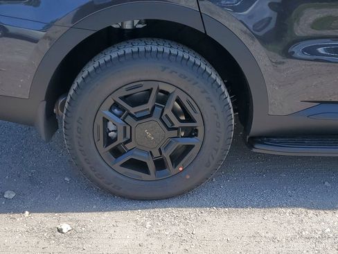 New 2025 Kia Sorento SX Prestige w/ Olive Brown Leather Package image 7