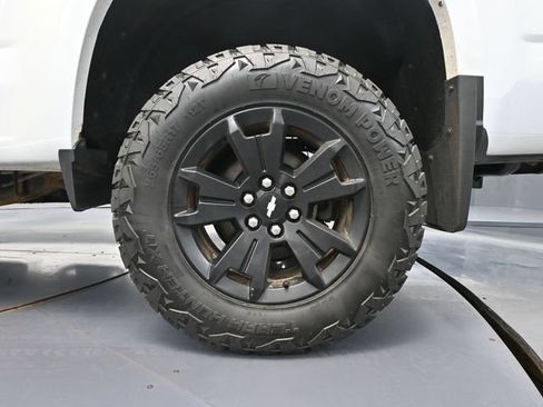 Used 2018 Chevrolet Colorado Z71 AWD/4WD image 11