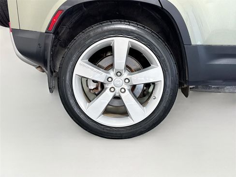 Used 2020 Land Rover Defender 110 HSE AWD/4WD image 38