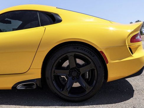 Used 2014 SRT Viper SRT-10 w/ Grand Touring Package RWD image 5