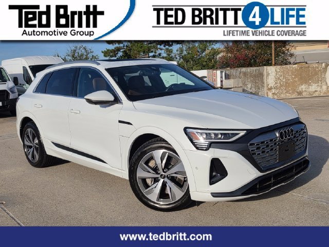 Used 2024 Audi Q8 e-tron Premium Plus AWD/4WD image 1