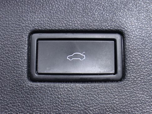 Used 2021 Volkswagen Tiguan SEL w/ 3rd Row Seat Package image 39