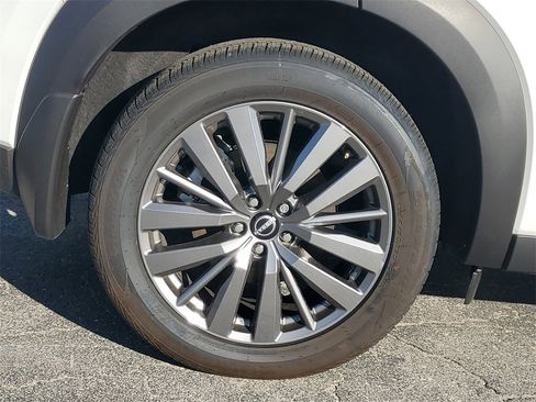 New 2025 Nissan Pathfinder SL w/ SL Premium Package image 3