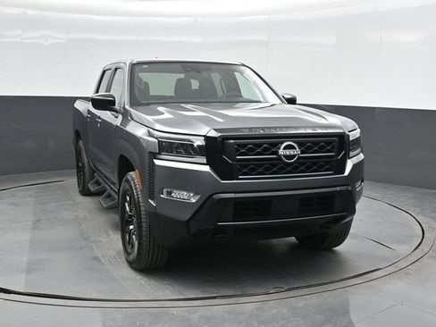 Used 2023 Nissan Frontier SV w/ Midnight Edition Package AWD/4WD image 7