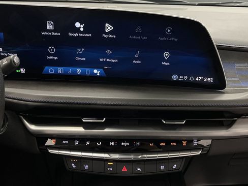 Used 2024 Cadillac XT4 Sport image 8