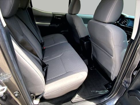 Used 2022 Toyota Tacoma SR w/ SR Convenience Package RWD image 19