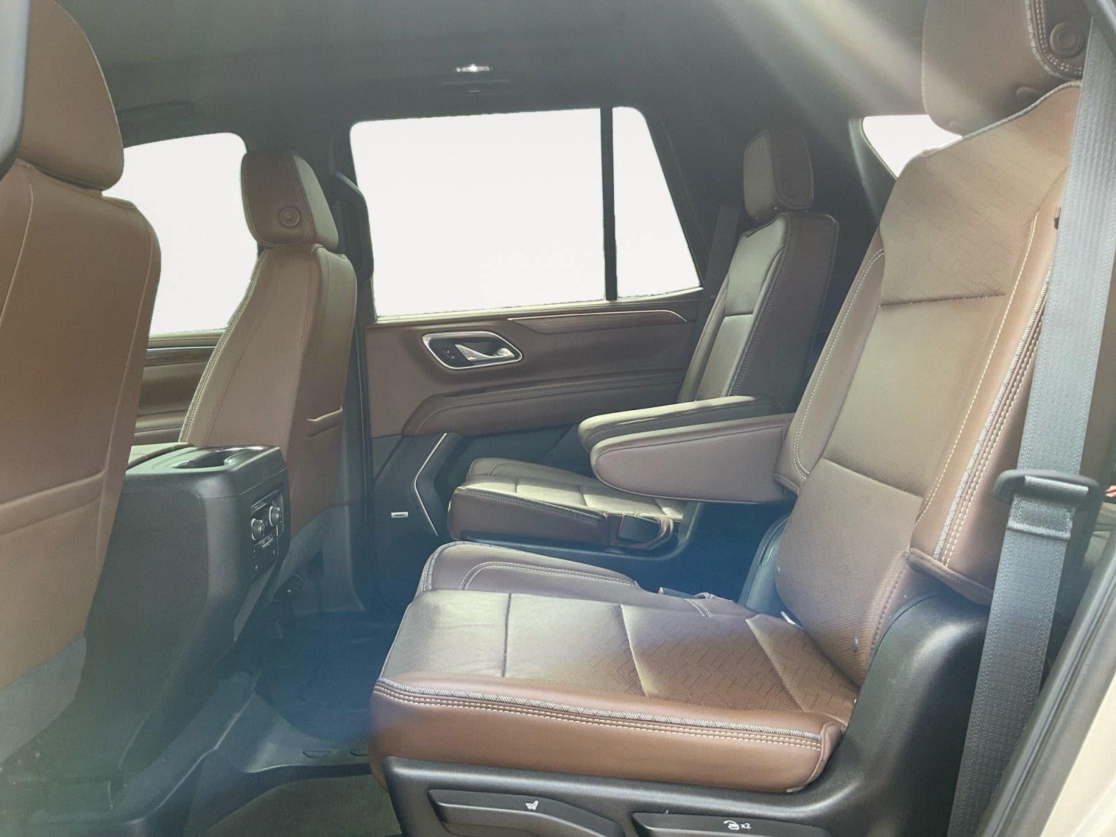 Used 2021 Chevrolet Tahoe High Country w/ Premium Package AWD/4WD image 13