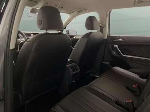 Used 2022 Volkswagen Tiguan SE image 61