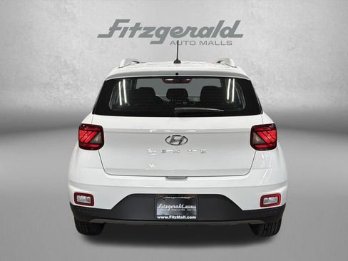 Used 2024 Hyundai Venue SEL image 6