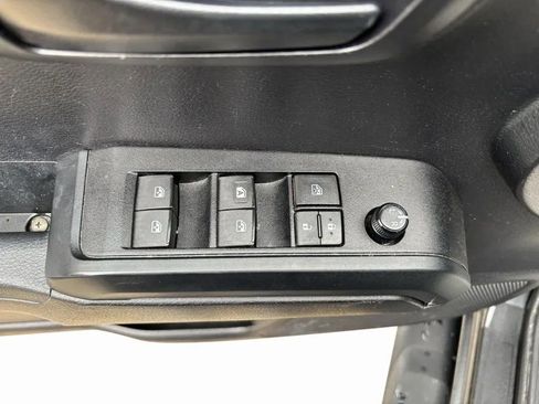 Used 2020 Toyota Tacoma SR AWD/4WD image 21