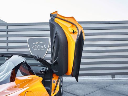 Used 2025 McLaren Artura Spider RWD image 35