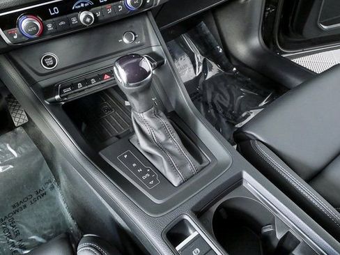 Used 2025 Audi Q3 2.0T Premium w/ Convenience Package image 16