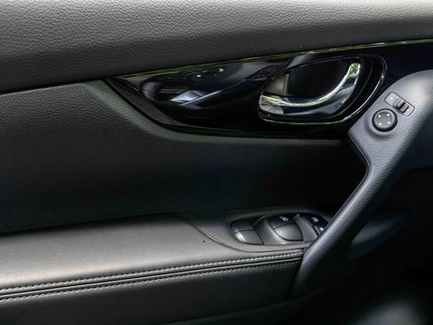 Certified 2022 Nissan Rogue Sport SV image 15