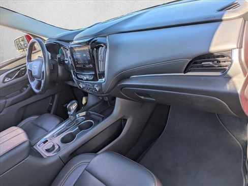 Used 2021 Chevrolet Traverse RS image 23