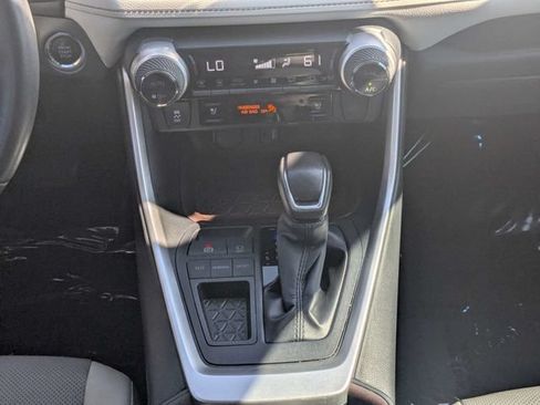 Used 2019 Toyota RAV4 Limited w/ Cold Weather Package FWD image 19