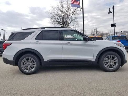 New 2026 Ford Explorer Active w/ Active Comfort Package AWD/4WD image 3