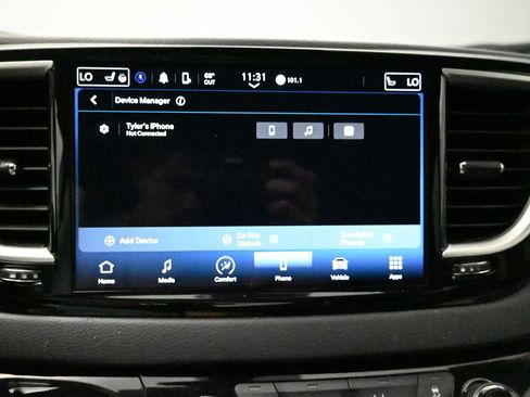 Used 2023 Chrysler Pacifica Touring-L FWD image 18