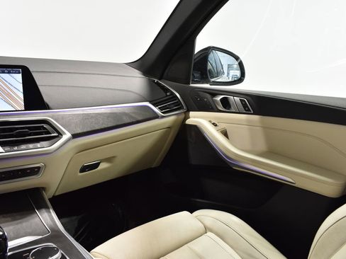 Used 2022 BMW X5 xDrive40i w/ Luxury Seating Package image 14