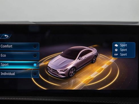 Used 2025 Mercedes-Benz CLA 250 4MATIC image 32