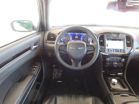 Used 2022 Chrysler 300 S RWD image 33