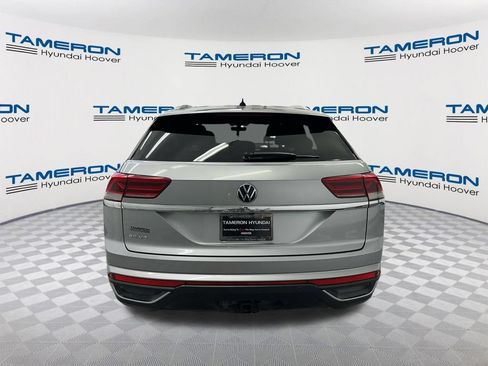 Used 2023 Volkswagen Atlas Cross Sport SE FWD image 4