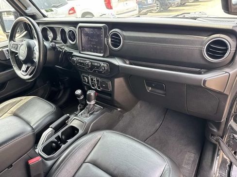 Used 2022 Jeep Wrangler Unlimited Sahara w/ Cold Weather Group AWD/4WD image 16