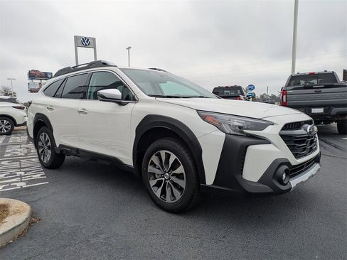 Used 2025 Subaru Outback Touring w/ Popular Package #2 image 3