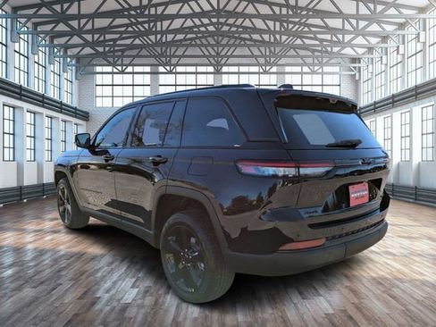 New 2025 Jeep Grand Cherokee Limited w/ Luxury Tech Group II image 6