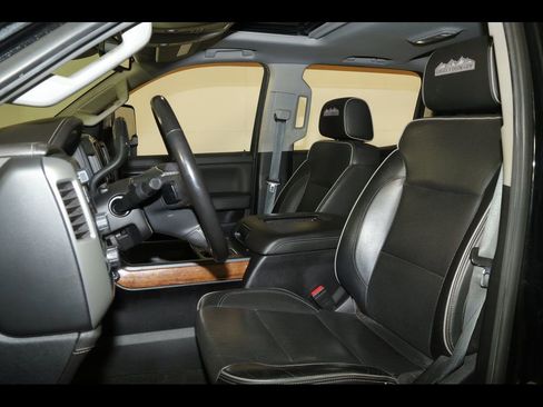 Used 2018 Chevrolet Silverado 2500 High Country AWD/4WD image 20
