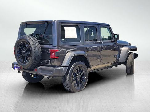 Used 2025 Jeep Wrangler Unlimited Sahara w/ Safety Group AWD/4WD image 4