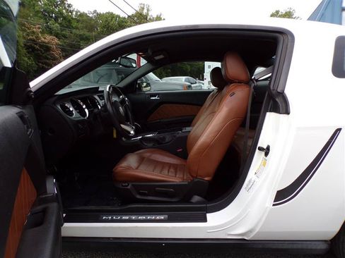 Used 2010 Ford Mustang Coupe RWD image 14