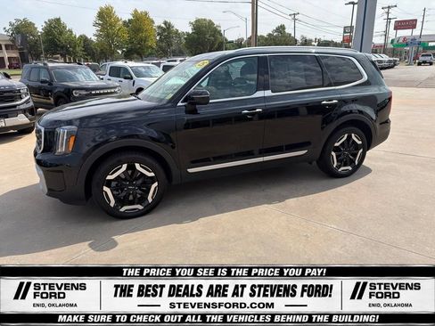 Used 2025 Kia Telluride S FWD image 9