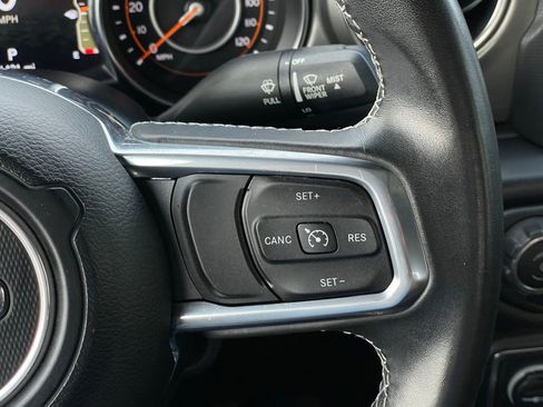 Used 2022 Jeep Gladiator Overland w/ LED Lighting Group image 14