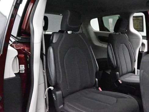 Used 2023 Chrysler Voyager LX FWD image 26