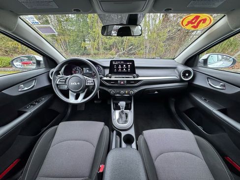 Used 2024 Kia Forte LXS image 4