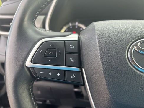 Used 2024 Toyota Highlander XLE image 17
