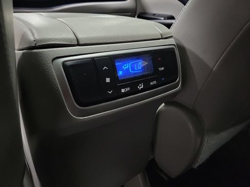 Used 2016 Toyota Highlander Limited w/ Driver Technology Package FWD image 30