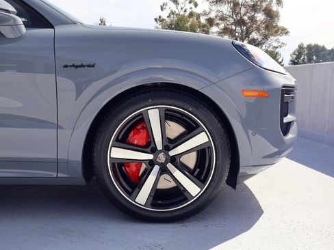 New 2026 Porsche Cayenne Turbo image 11