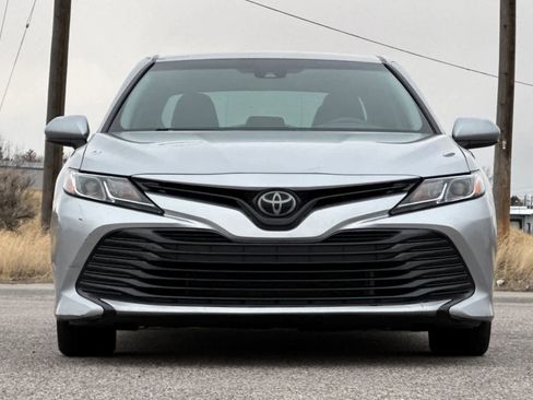 Used 2018 Toyota Camry L image 10